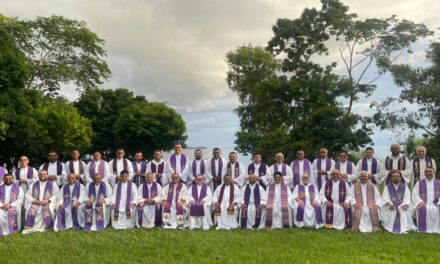 ‘OS TRÊS AMORES DO SACERDÓCIO’ O AMOR COMO FUNDAMENTO DA MISSÃO PRESBITERAL FOI A BASE DO RETIRO DA DIOCESE DE CAMETÁ