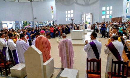 DOM CARLOS VERZELETTI ELEVA CANONICAMENTE COMUNIDADE À PAROQUIA SÃO BARNABÉ EM CASTANHAL