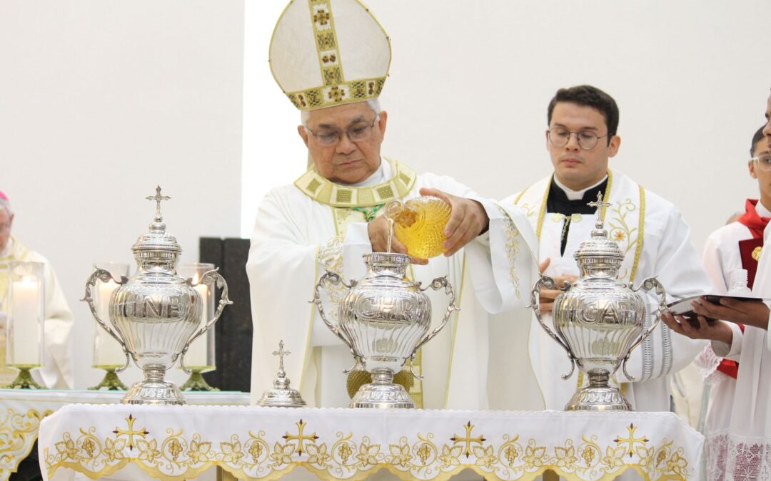 MISSA DOS SANTOS ÓLEOS REÚNE CLERO DA DIOCESE DE BRAGANÇA NO MUNICÍPIO DE PARAGOMINAS