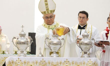 MISSA DOS SANTOS ÓLEOS REÚNE CLERO DA DIOCESE DE BRAGANÇA NO MUNICÍPIO DE PARAGOMINAS