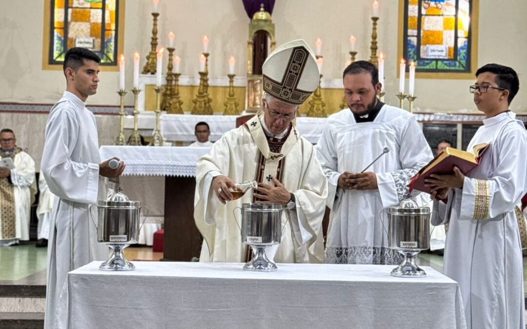 MISSA DOS SANTOS ÓLEOS FORTALECE MISSÃO E UNIDADE DA IGREJA EM SANTARÉM