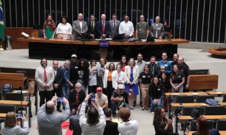 SESSÃO SOLENE NA CÂMARA DESTACA URGÊNCIA DA MORADIA DIGNA E LANÇA APELOS DA CAMPANHA DA FRATERNDADE 2026