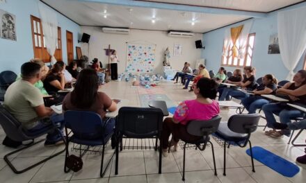 SAÚDE MENTAL E ESPIRITUALIDADE MARCAM ENCONTRO COM COLABORADORES DA ARQUIDIOCESE DE SANTARÉM