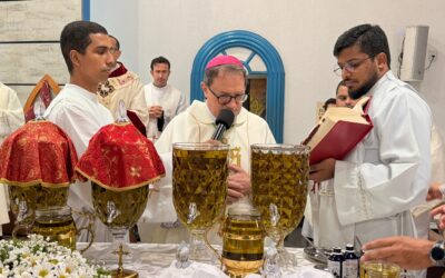 DOM VITAL CORBELLINI CELEBRA MISSA DO CRISMA EM MARABÁ