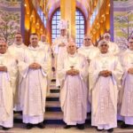 IGREJA NO BRASIL REZA POR BISPOS JUBILANDOS DURANTE CELEBRAÇÃO EUCARÍSTICA NO SANTUÁRIO NACIONAL