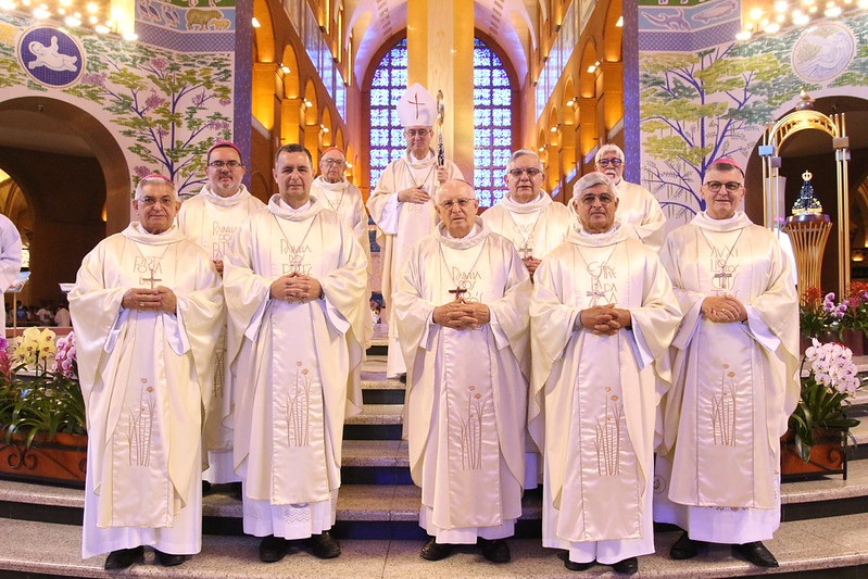 IGREJA NO BRASIL REZA POR BISPOS JUBILANDOS DURANTE CELEBRAÇÃO EUCARÍSTICA NO SANTUÁRIO NACIONAL