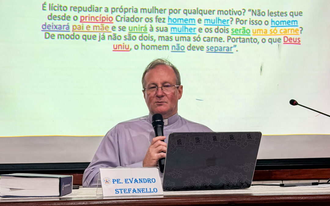 DIOCESE DE ABAETETUBA REALIZA FORMAÇÃO QUE FORTALECE O ACOMPANHAMENTO ÀS FAMÍLIAS