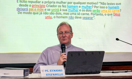 DIOCESE DE ABAETETUBA REALIZA FORMAÇÃO QUE FORTALECE O ACOMPANHAMENTO ÀS FAMÍLIAS