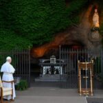 ROSARIO COM O PAPA: A PAZ É SEMPRE POSSÍVEL POIS É UM DOM DE DEUS