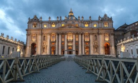 VATICANO REÚNE DICASTÉRIO PARA OS LEIGOS, A FAMILIA E A VIDA PARA A ‘AULA NUOVA DO SINODO’