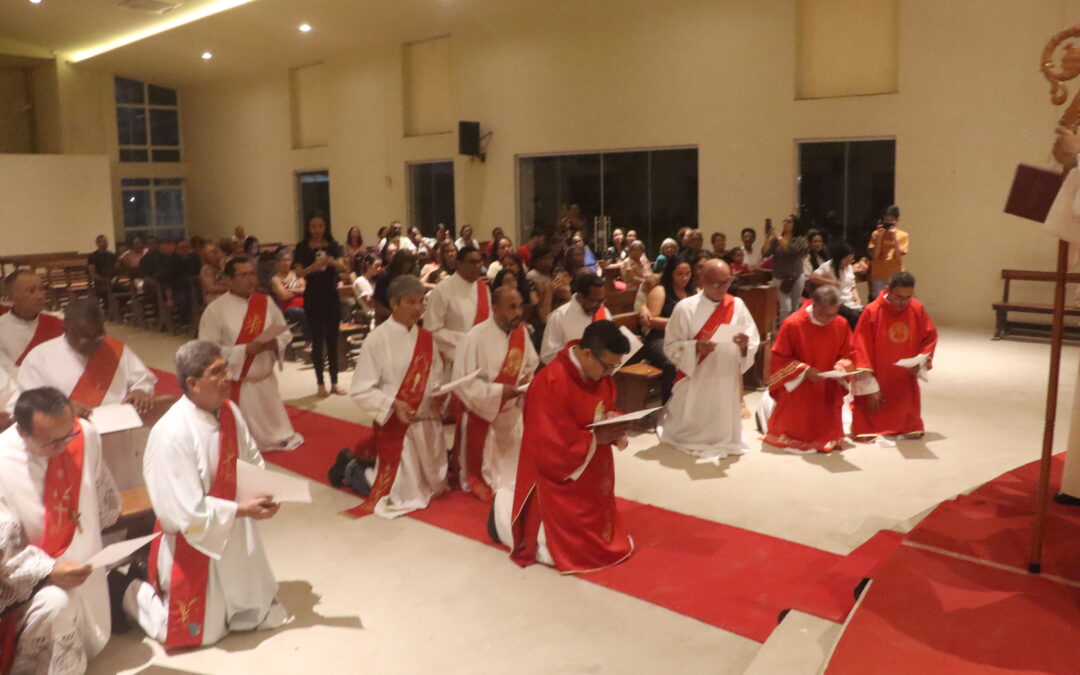 DIOCESE DE MACAPÁ CELEBRA RENOVAÇÃO DO COMPROMISSO COM A MISSÃO DOS DIÁCONOS PERMANENTES