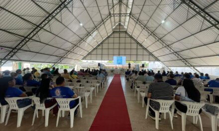 SIMPOSIO DIOCESANO DAS FAMILIAS REÚNE FIÉIS PARA FORTALECER A MISSÃO DA FAMÍLIA CRISTÃ EM MACAPÁ